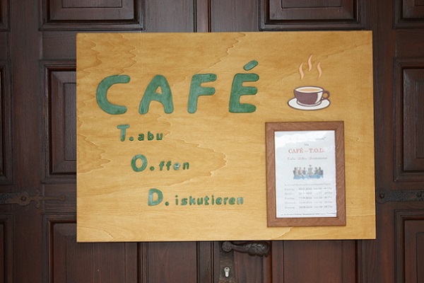 Café T.O.D. Schild